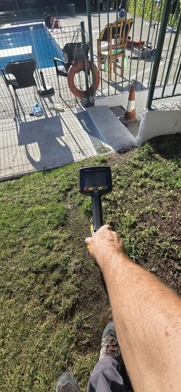 Revisión de red de riego en jardín de Aldea del Fresno